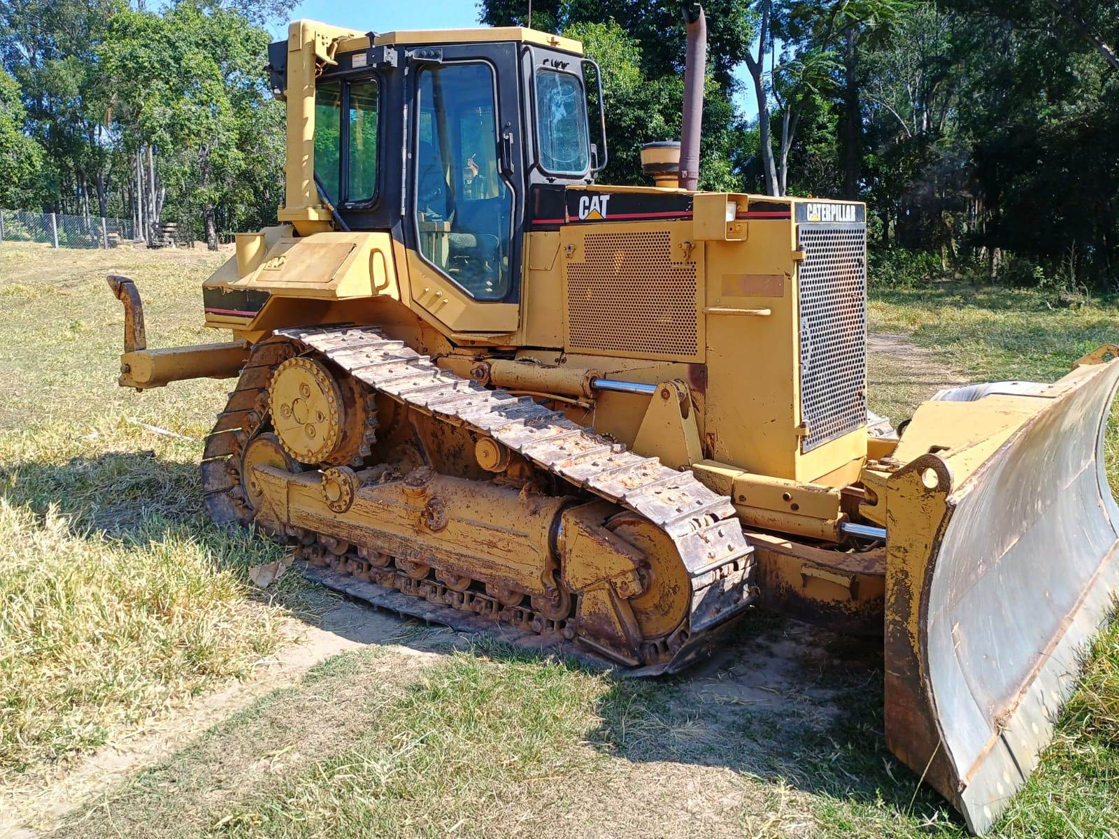 Trator Esteira CATERPILLAR D6M - 24E309