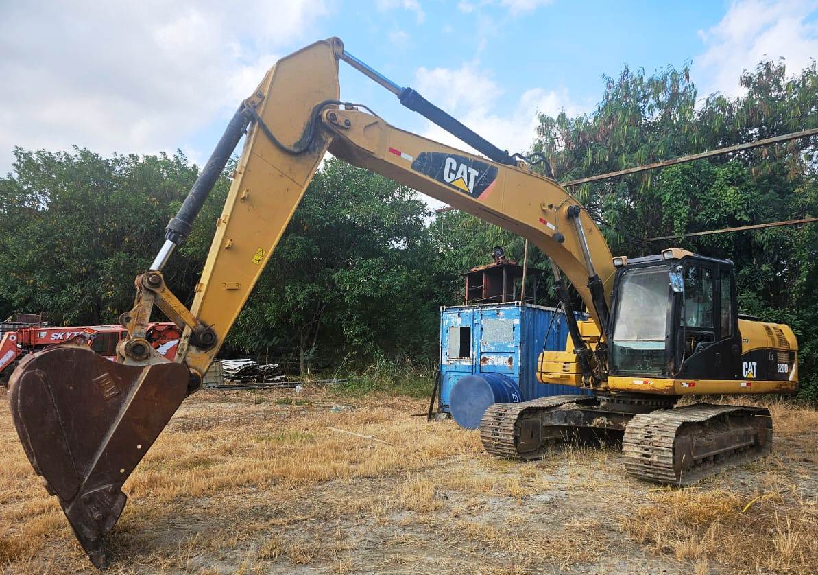 Escavadeira CATERPILLAR 320D - 24E409