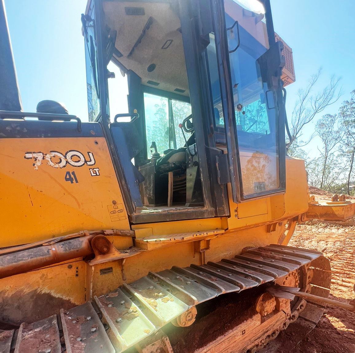 Trator Esteira JOHN DEERE 700J - 24F305