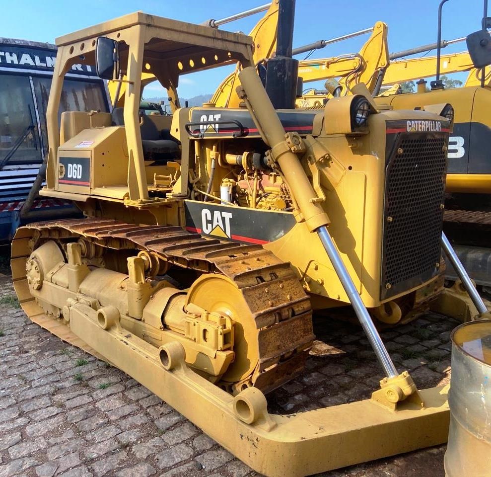 Trator Esteira CATERPILLAR D6DPS - 24F401