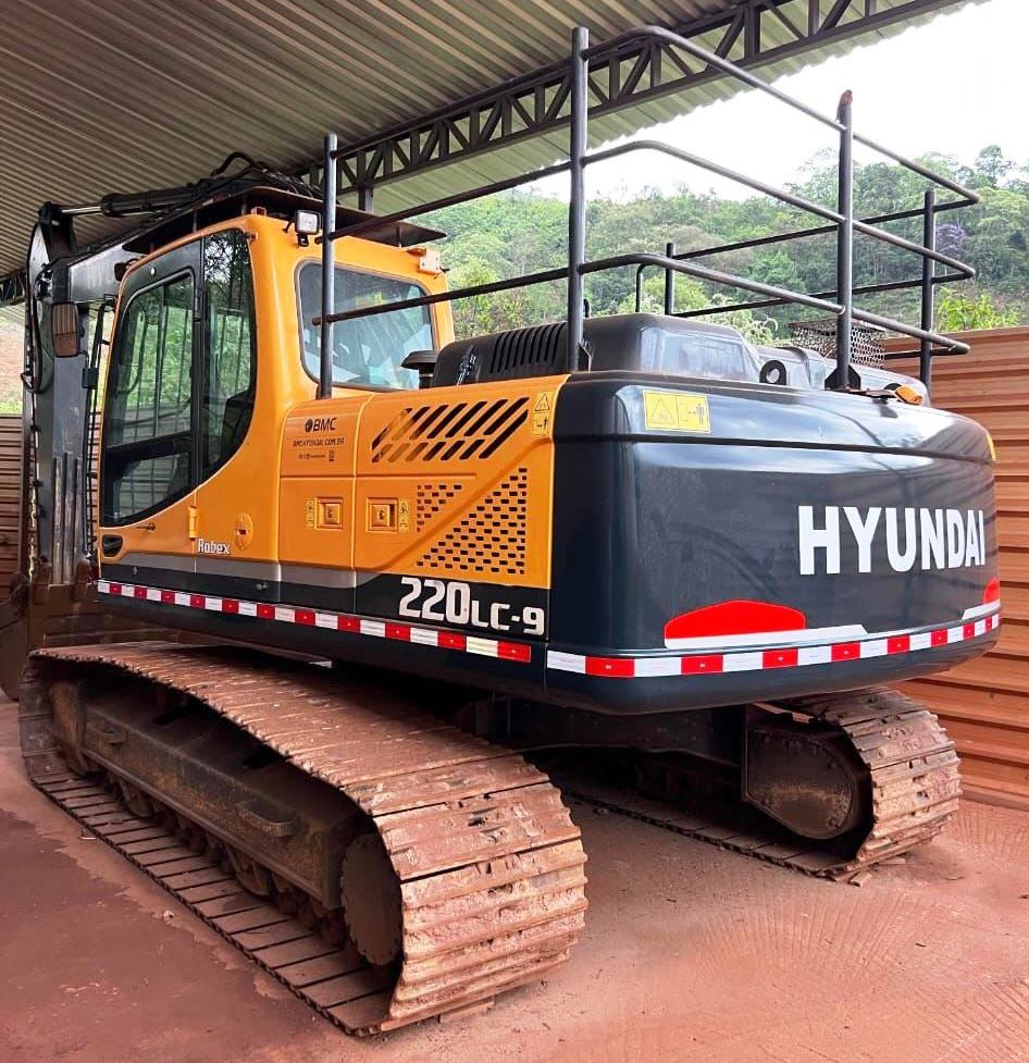 Escavadeira HYUNDAI R220 - 24F404