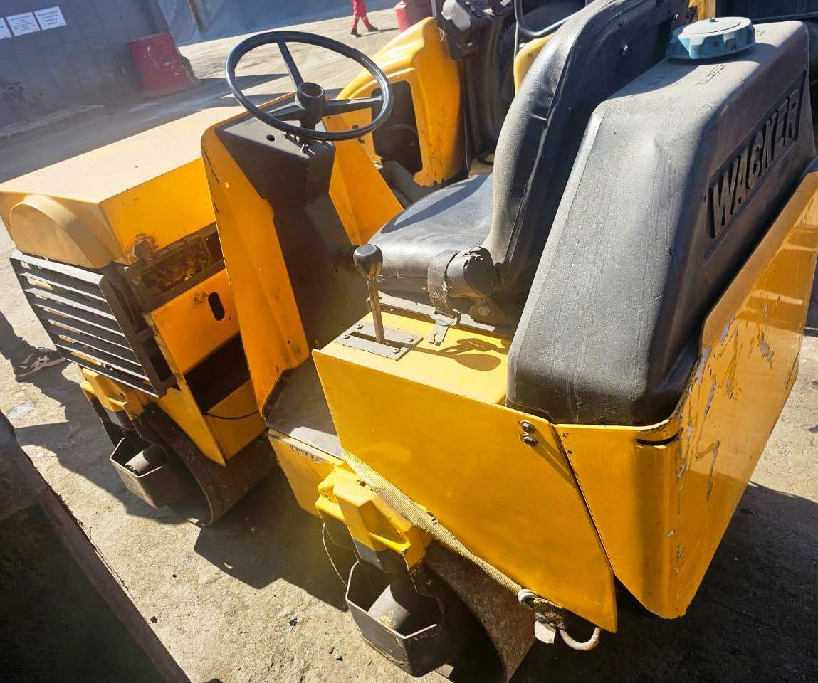 Rolo Compactador WACKER NEUSON RD880 - 24F414