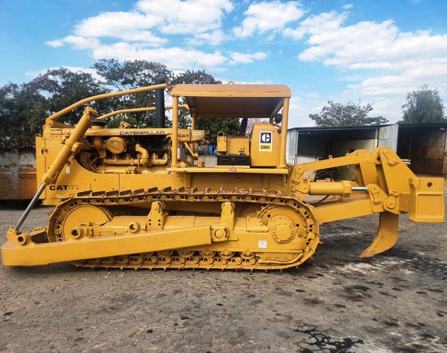 Trator Esteira CATERPILLAR D8K - 24G122