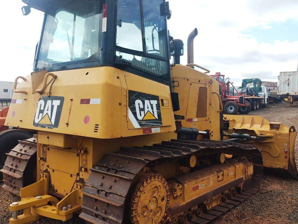 Trator Esteira CATERPILLAR D6K - 24G312