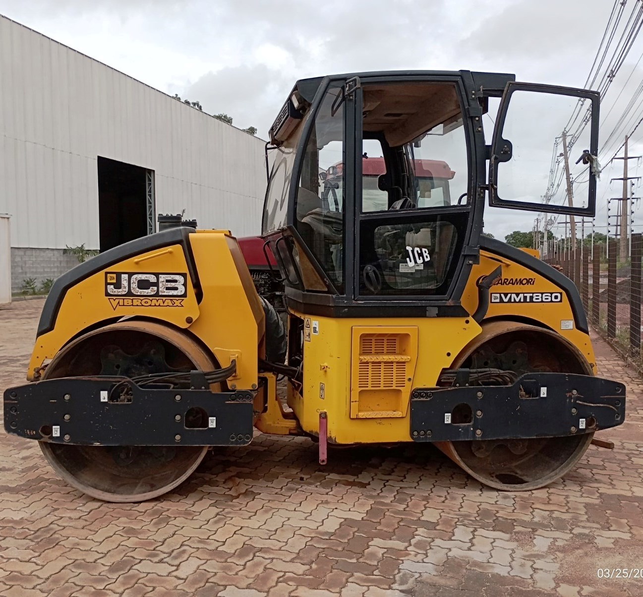 Rolo Compactador JCB VMT860 - 24G408