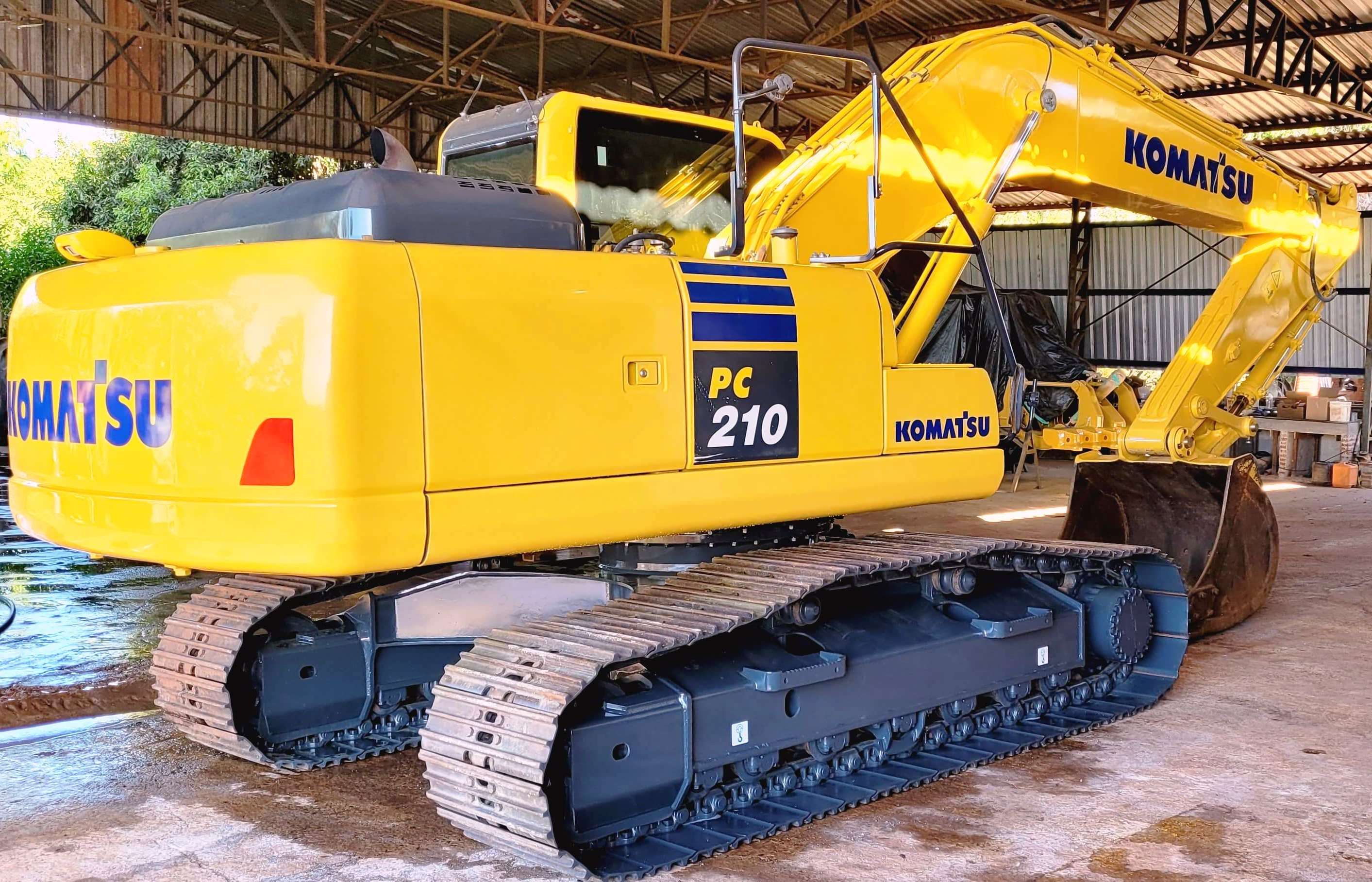 Escavadeira KOMATSU PC210 - 24H209