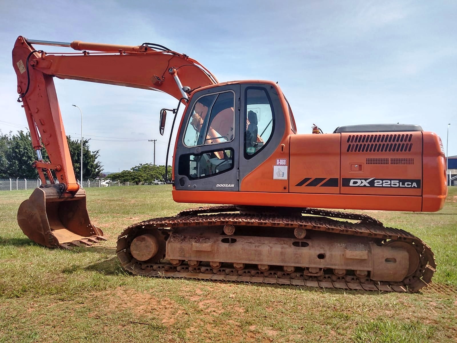 Escavadeira DOOSAN DX225 - 24H310