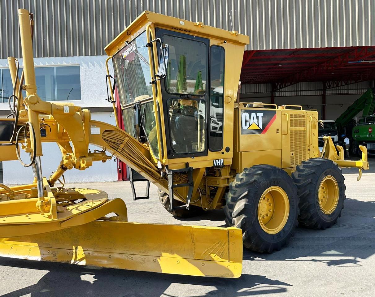 Motoniveladora CATERPILLAR 140K - 24J110