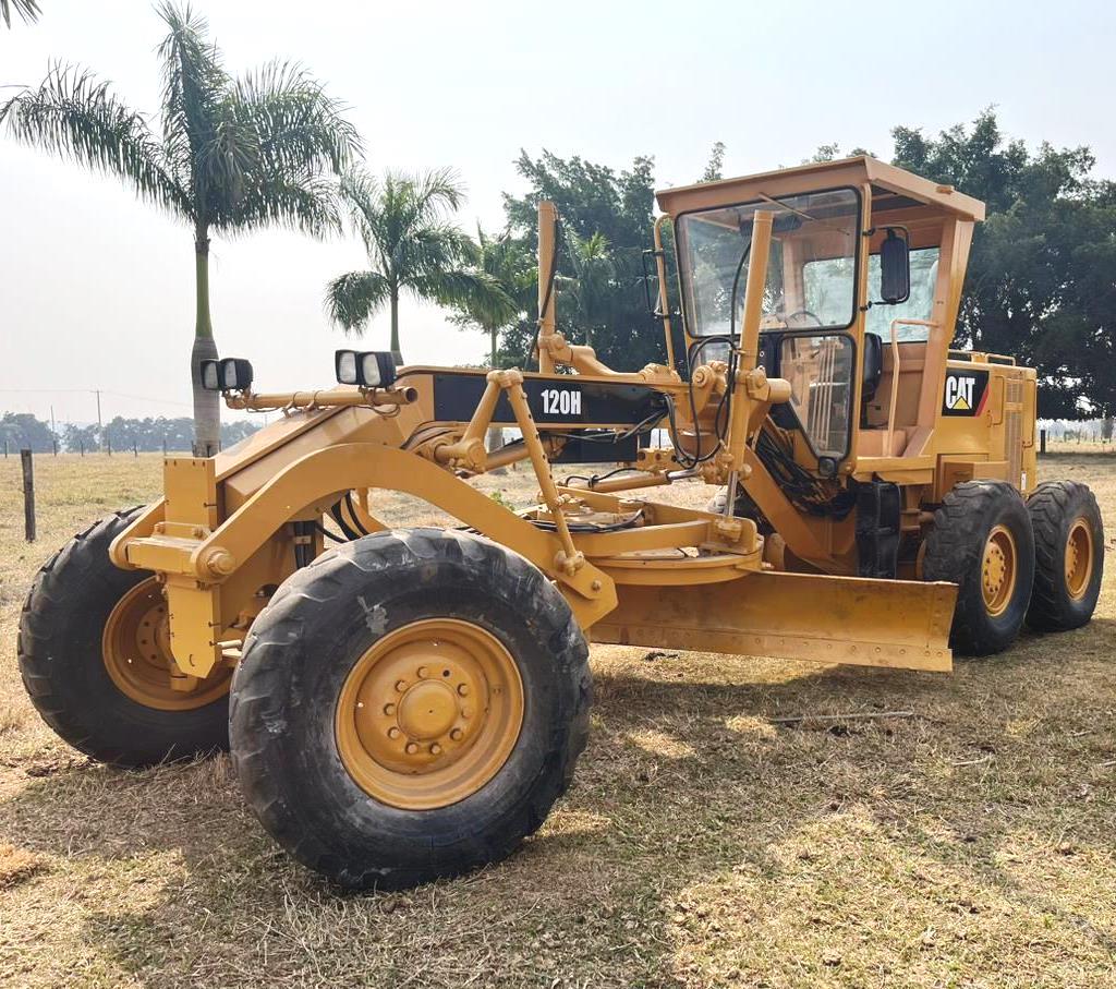 Motoniveladora CATERPILLAR 120H - 24J119