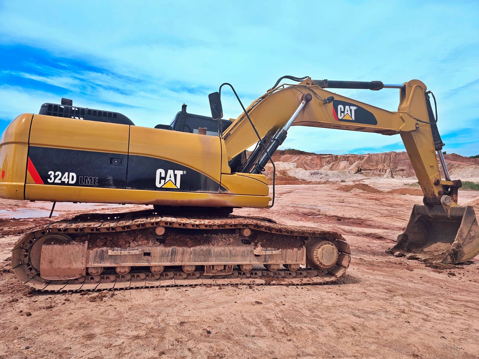 Escavadeira CATERPILLAR 324D - 24J308