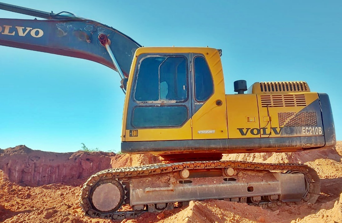 Escavadeira VOLVO EC210 - 24J309