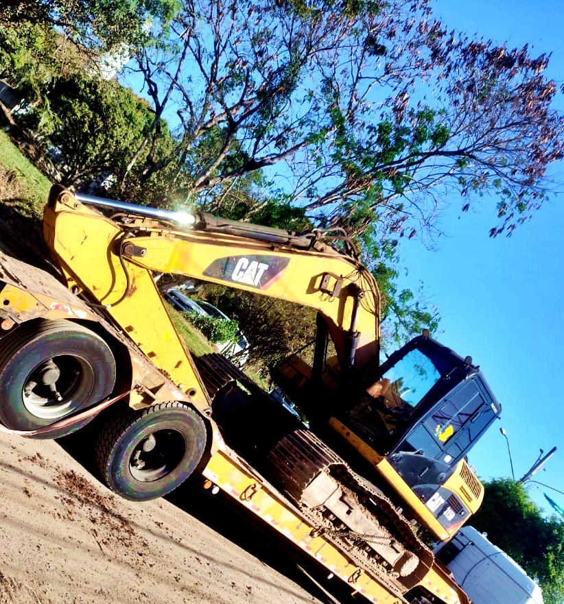 ESCAVADEIRA CATERPILLAR 315DL - 24J310