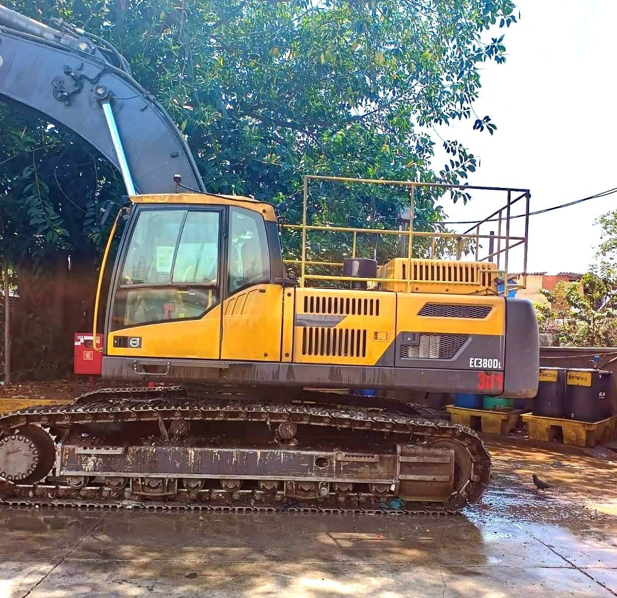 Escavadeira VOLVO EC380 - 24K110