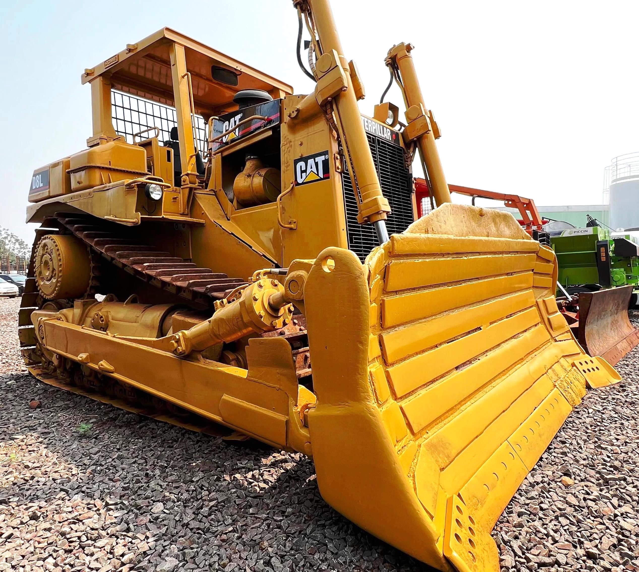 Trator Esteira CATERPILLAR D8L - 24K204