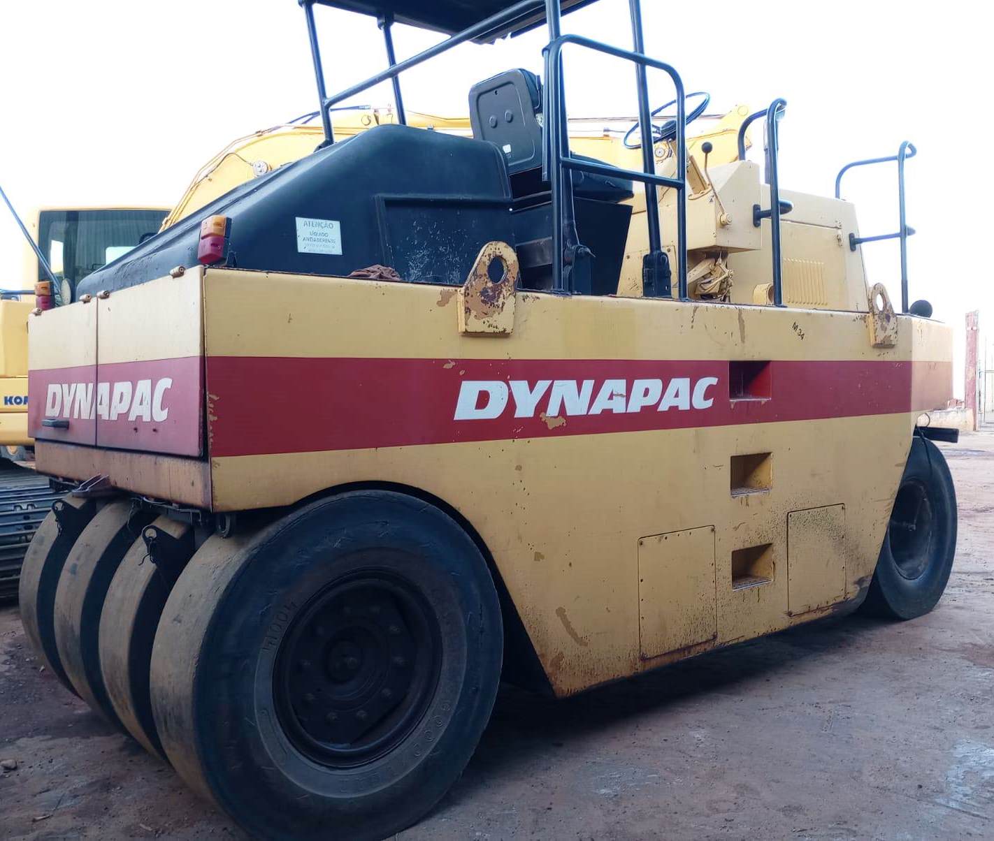 Rolo Compactador DYNAPAC CP221 - 24K519