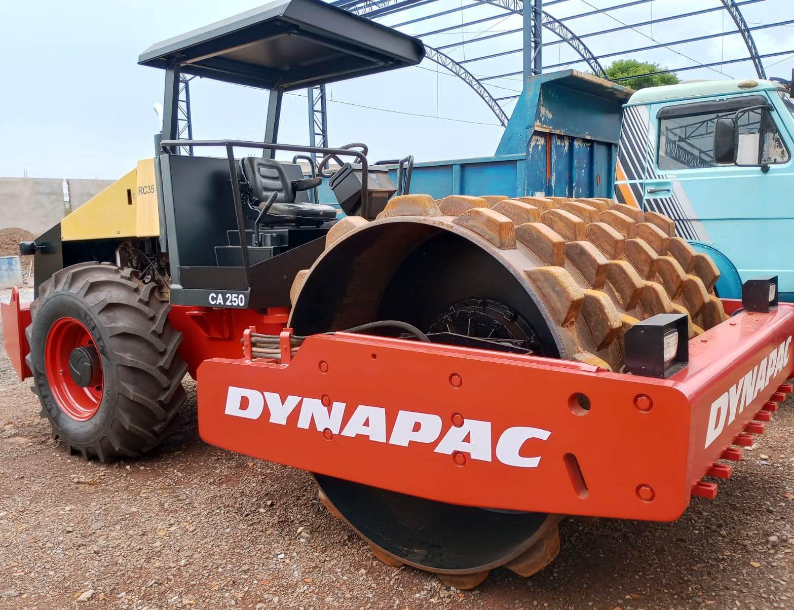 Rolo Compactador DYNAPAC CA250 - 24K521