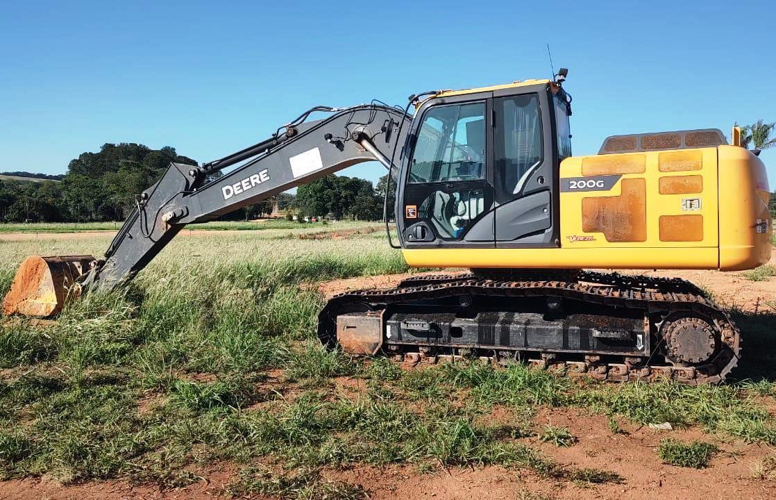 Escavadeira JOHN DEERE 200G - 24L117