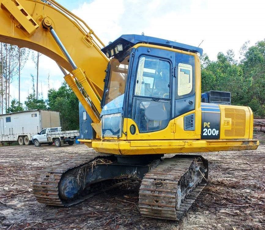 Escavadeira KOMATSU PC200 - 24L206