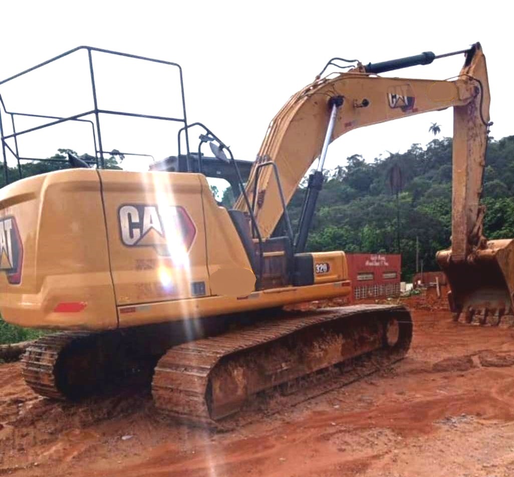 Escavadeira CATERPILLAR 320 - 24M110