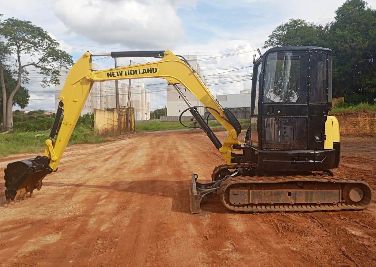 Mini Escavadeira NEW HOLLAND E50B - 25B206