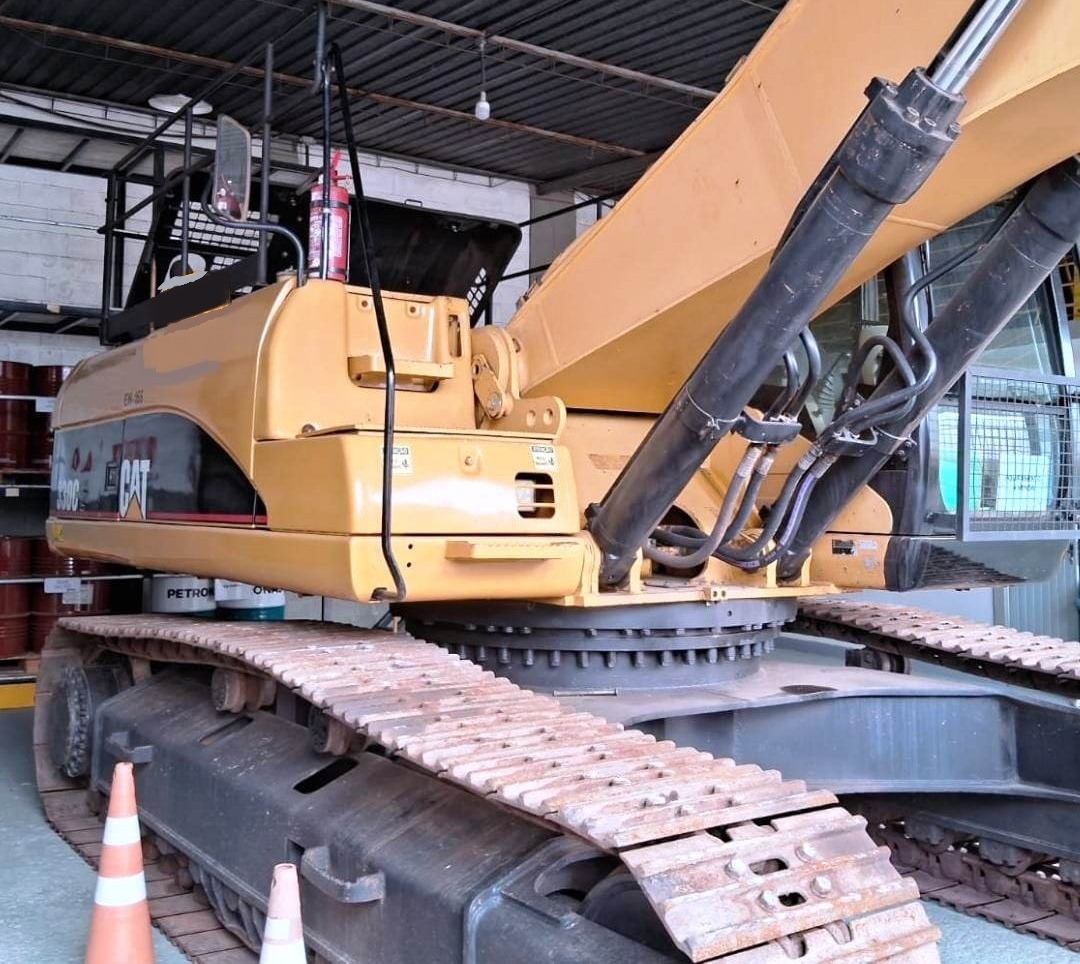Escavadeira CATERPILLAR 330C - 25D402