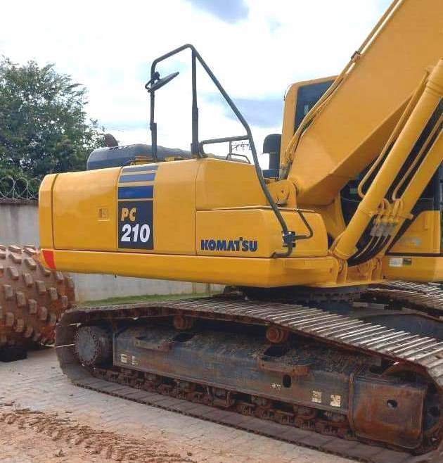Escavadeira KOMATSU PC210 - 25E206