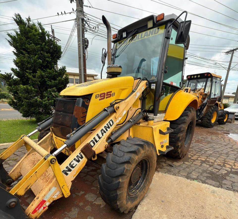 Retro Escavadeira NEW HOLLAND B90 - 25E302