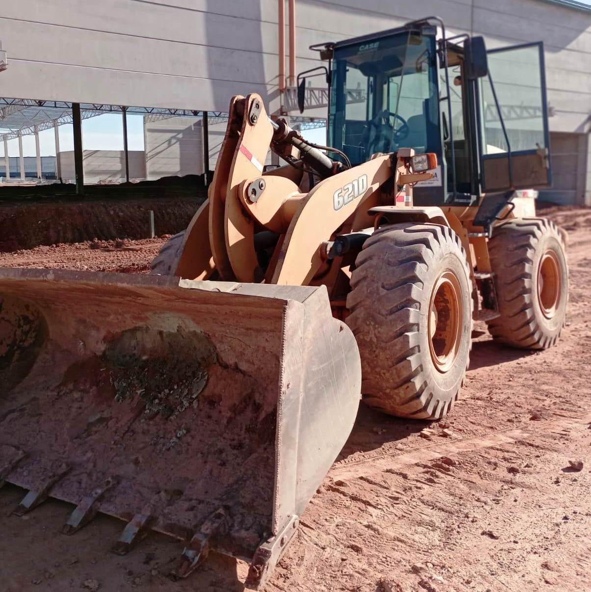 Carregadeira Pneu CASE 621D - 25E303
