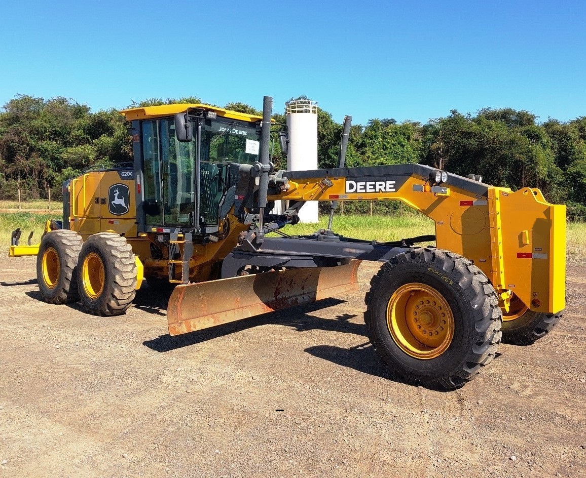 Motoniveladora JOHN DEERE 620G - 25E305