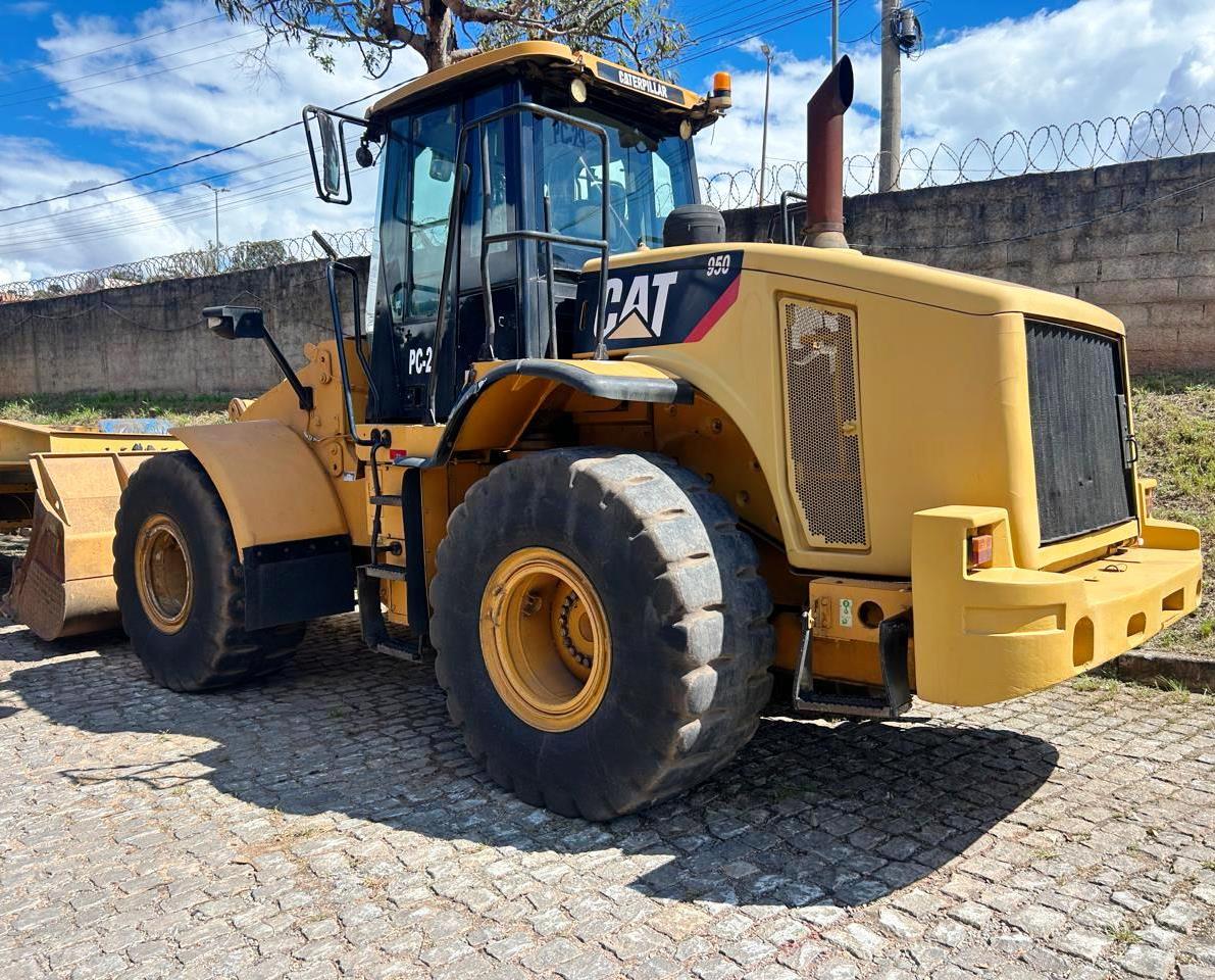 Carregadeira Pneu CATERPILLAR 950H - 25F218