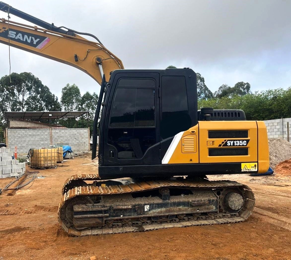Escavadeira SANY SY135 - 25F416