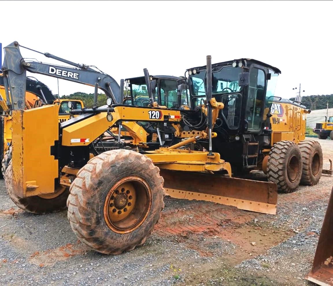 Carregadeira Pneu CATERPILLAR 120 - 25G116