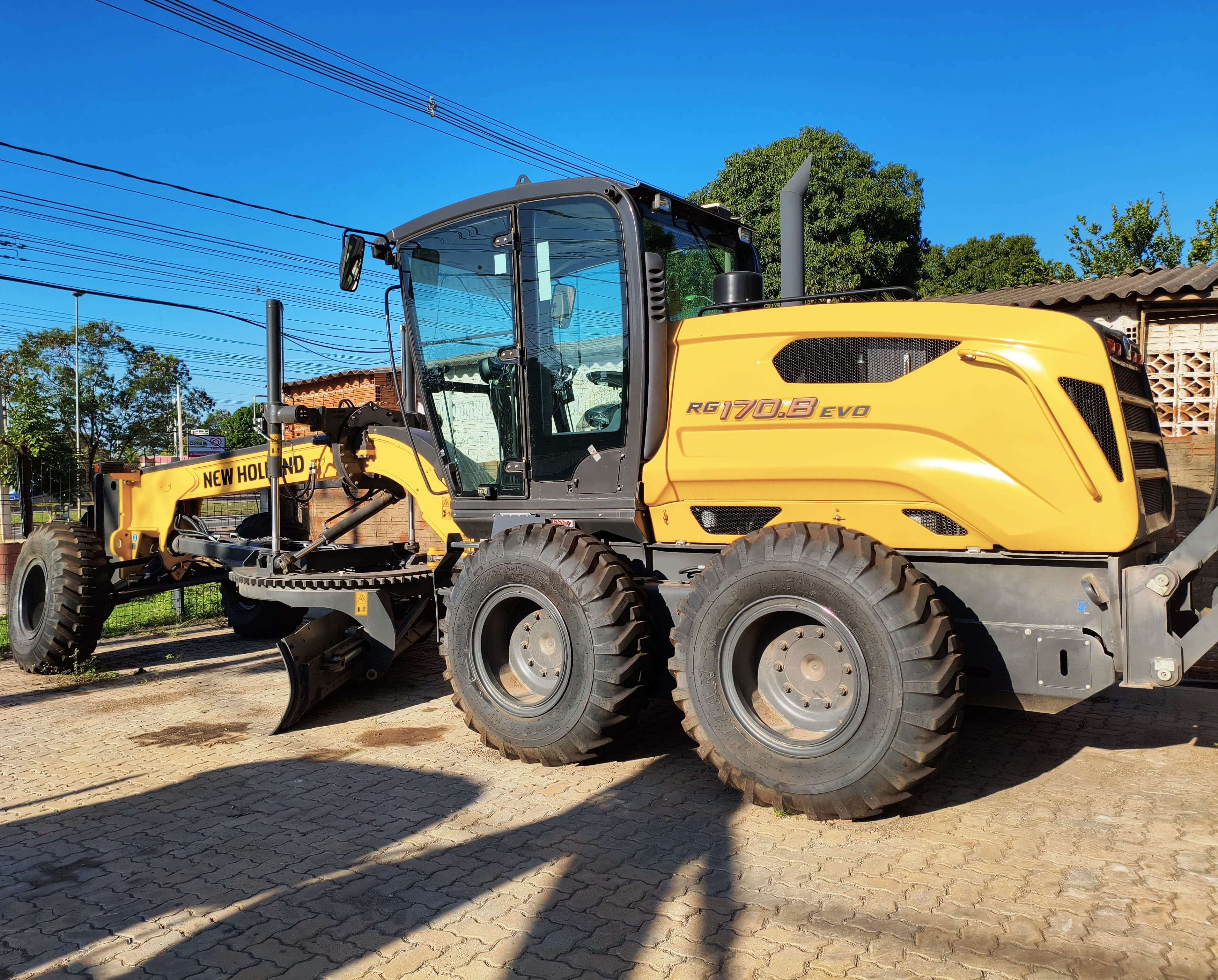 Motoniveladora NEW HOLLAND RG170 - 25G202