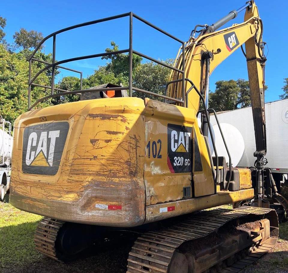 Escavadeira CATERPILLAR 320GC - 25G205