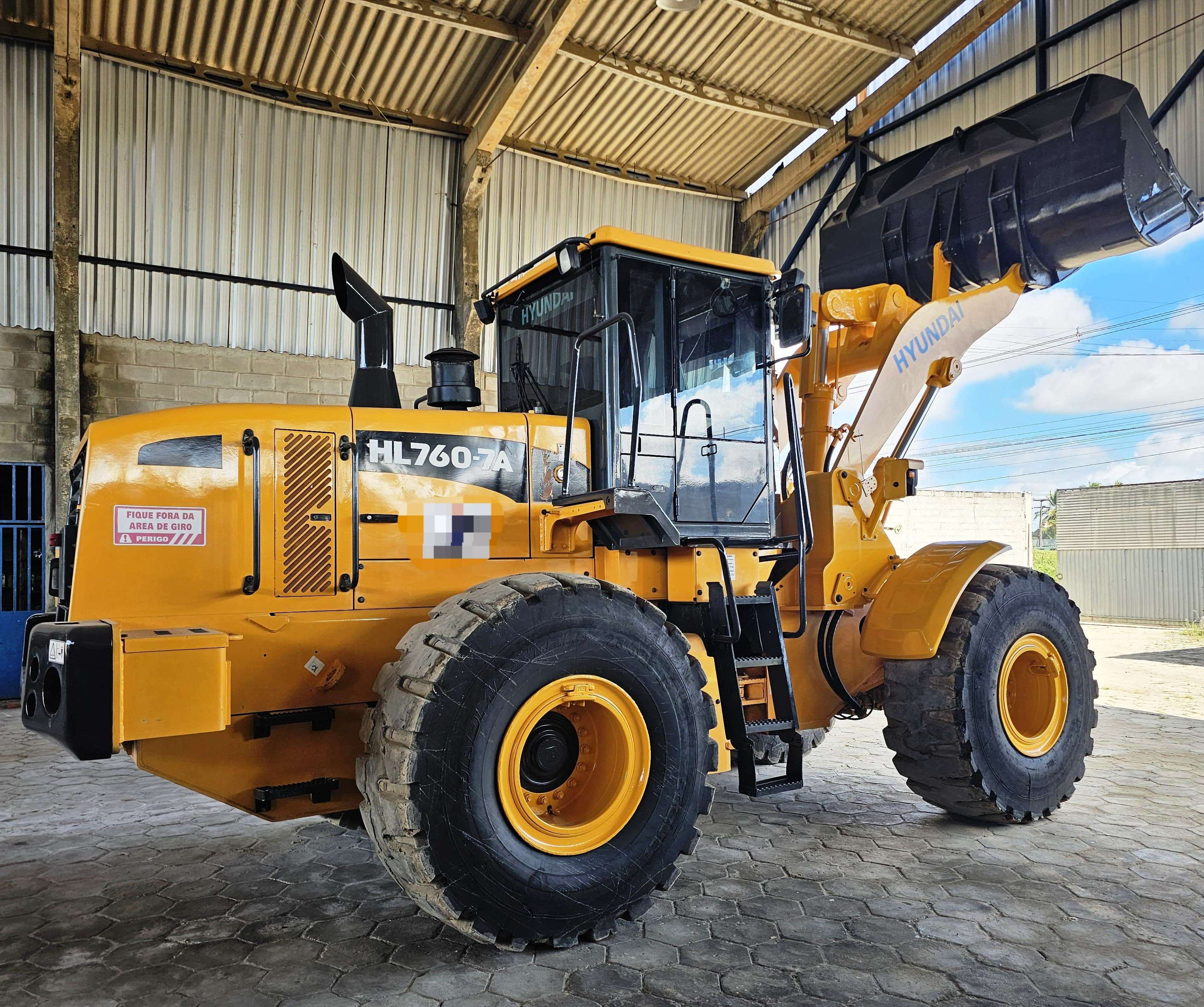 Carregadeira Pneu HYUNDAI HL760 - 25G217