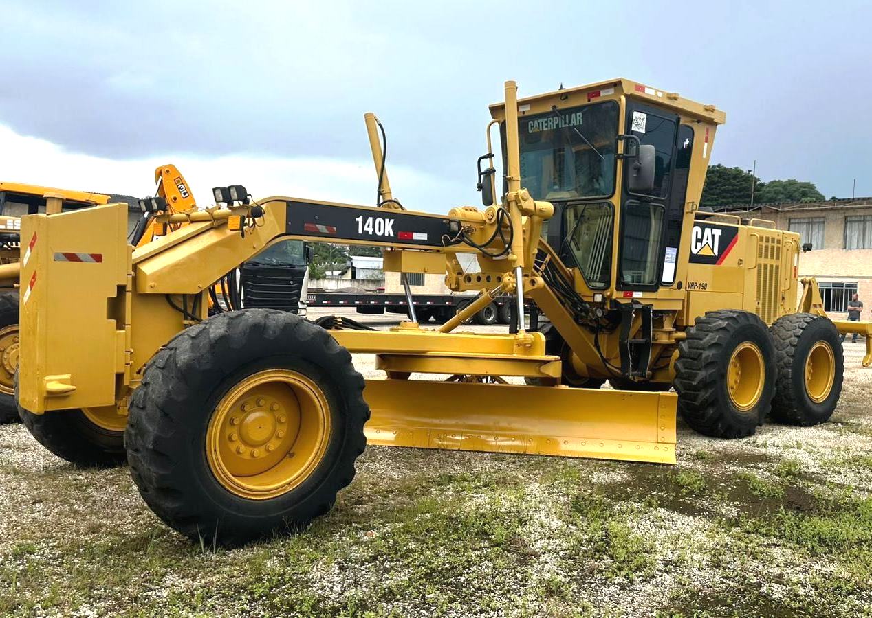 Motoniveladora CATERPILLAR 140K - 25G305