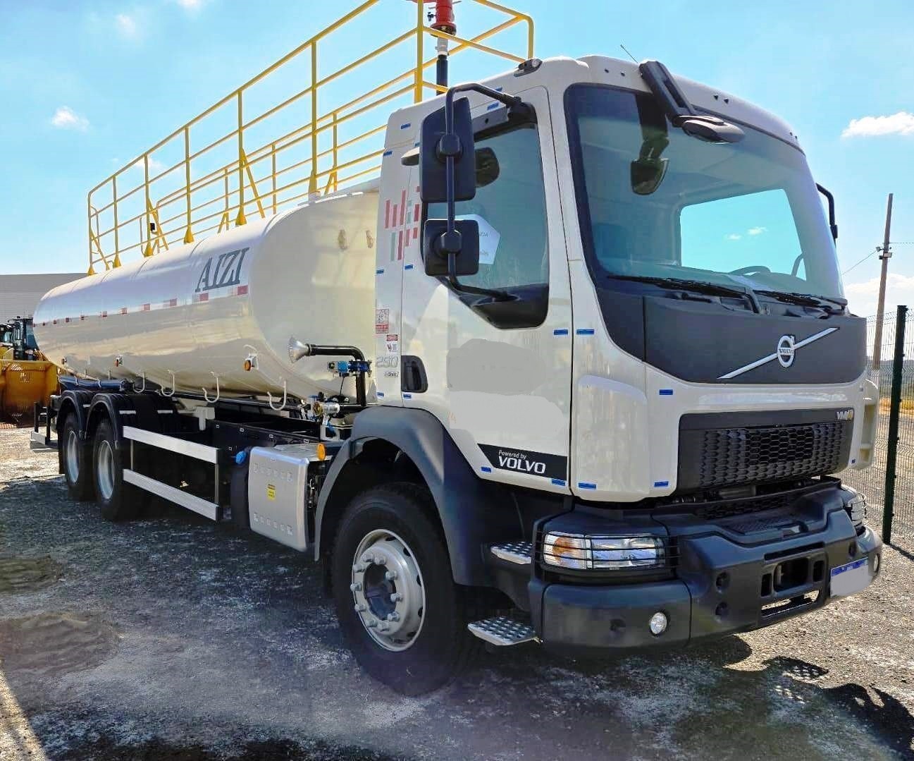 Caminhao VOLVO VMX290 - 25H109