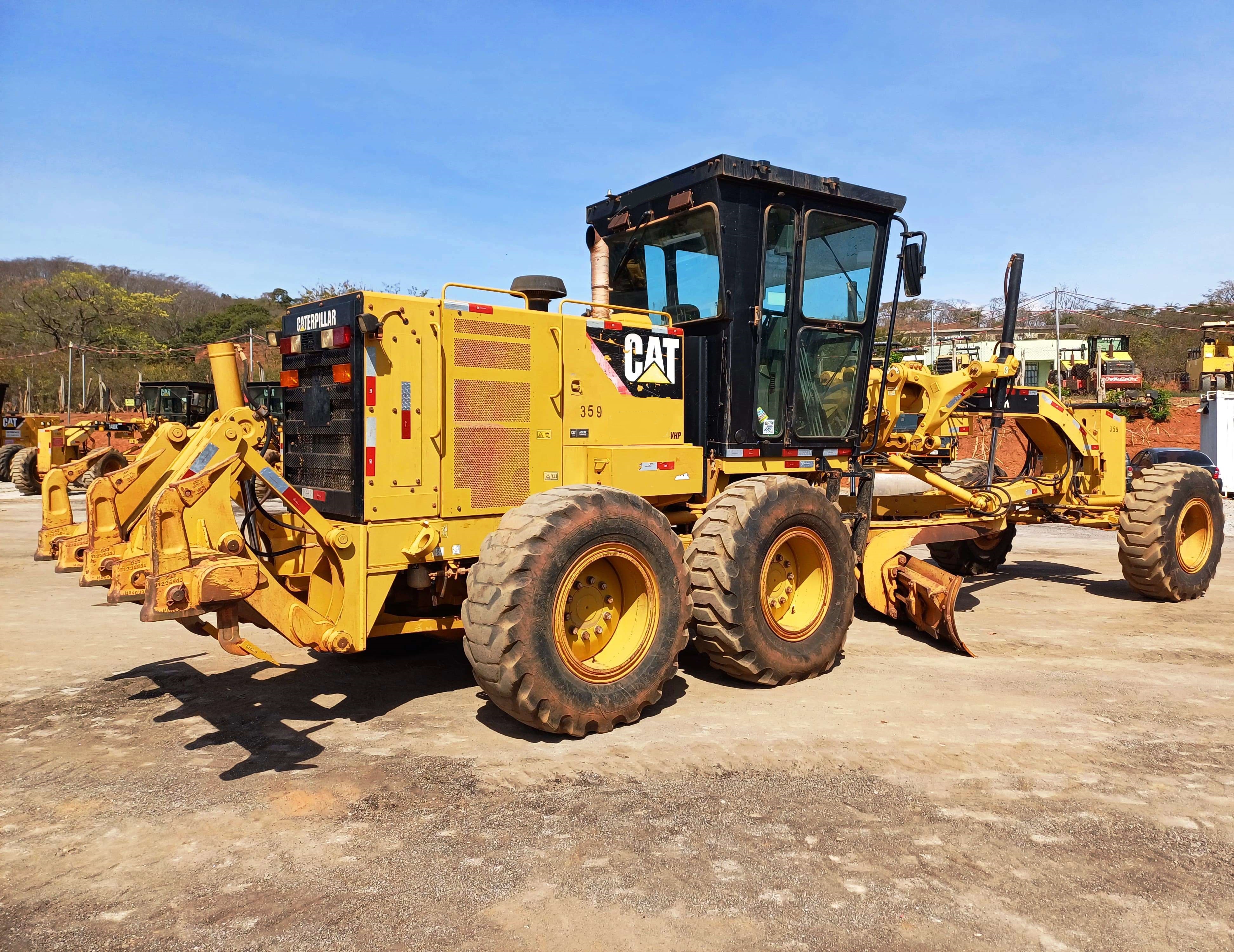Motoniveladora CATERPILLAR 140K - 25H311