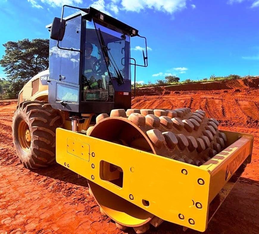 Rolo Compactador CATERPILLAR CP54B - 25H314