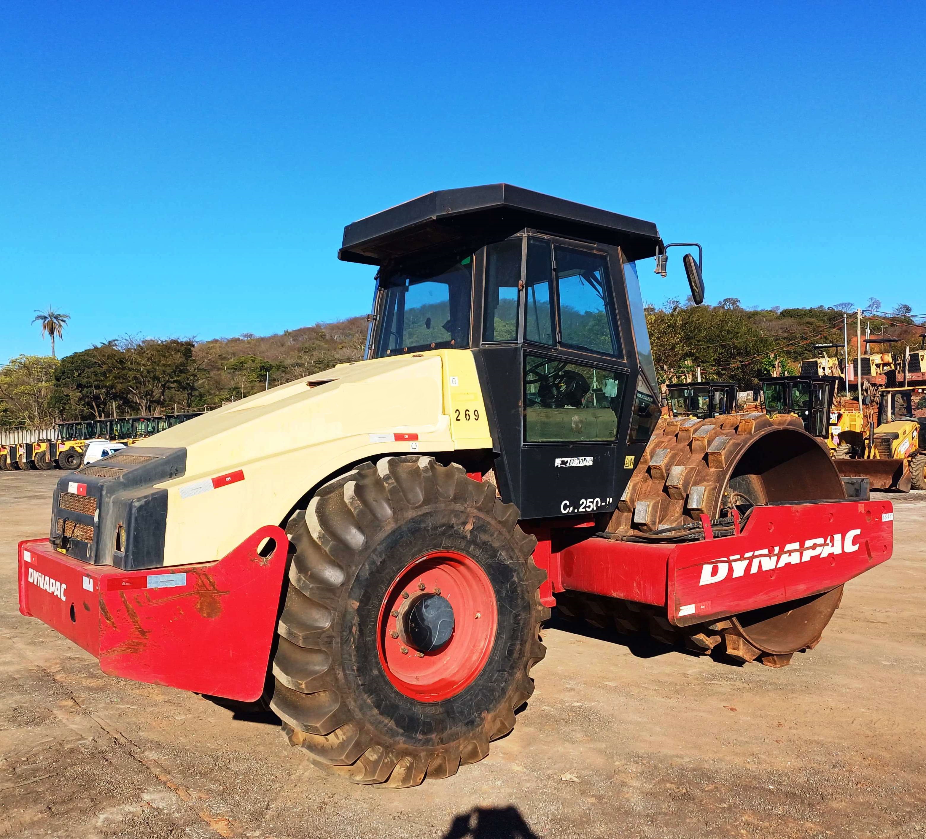 Rolo Compactador DYNAPAC CA250 - 25H401