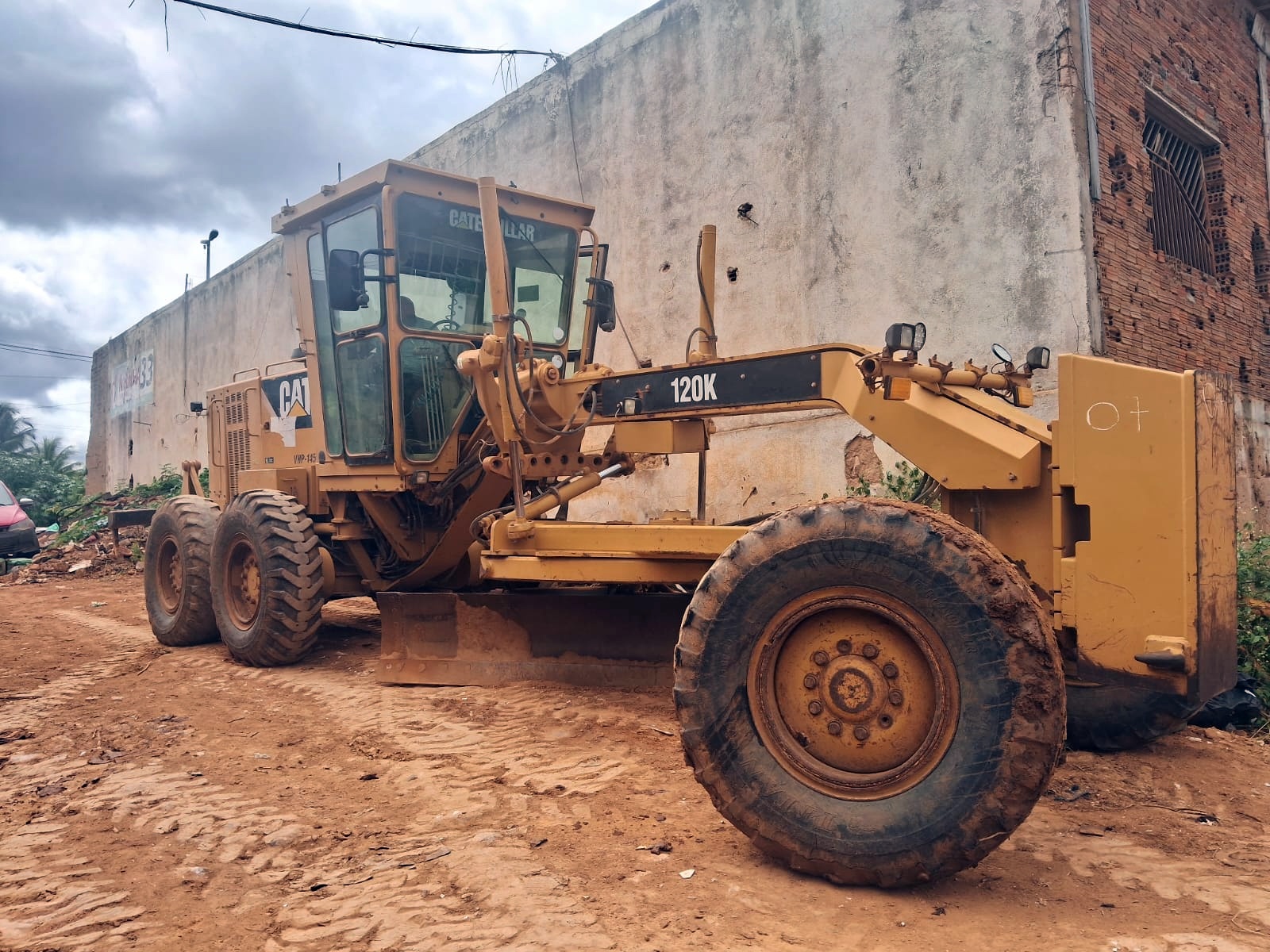 Motoniveladora CATERPILLAR 120K - 25J301