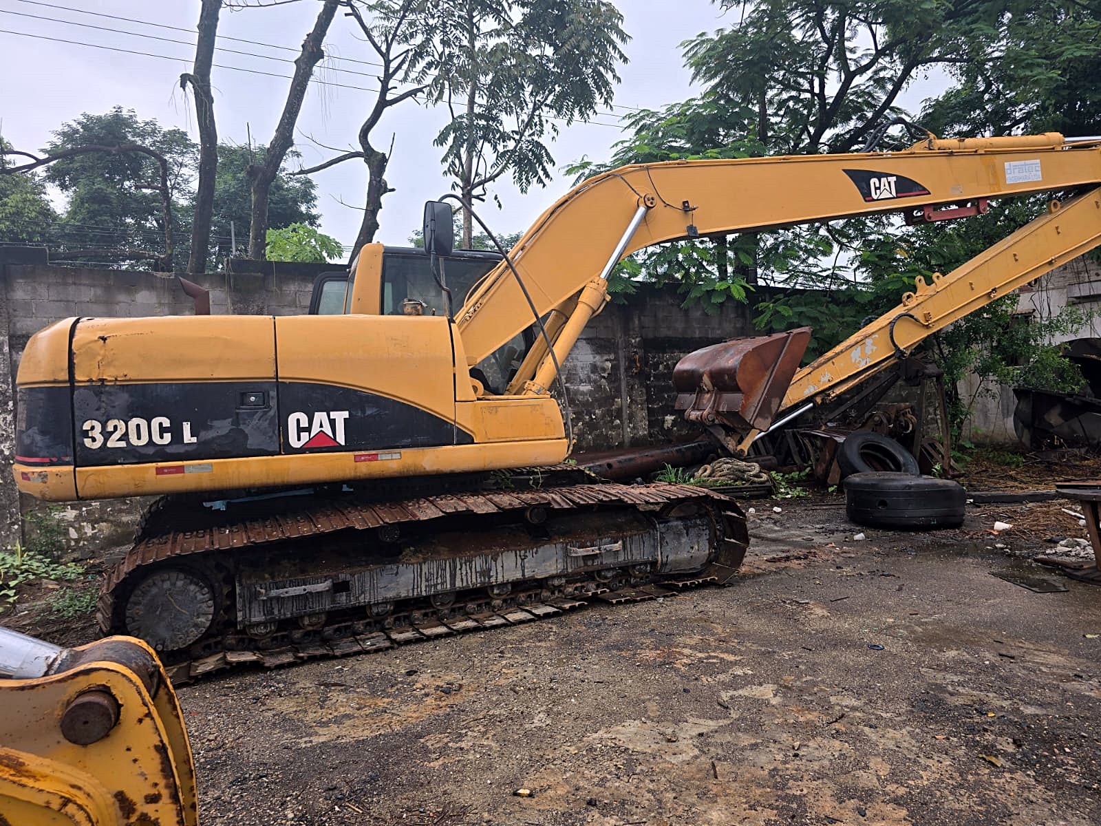 Escavadeira CATERPILLAR 320C - 25J303