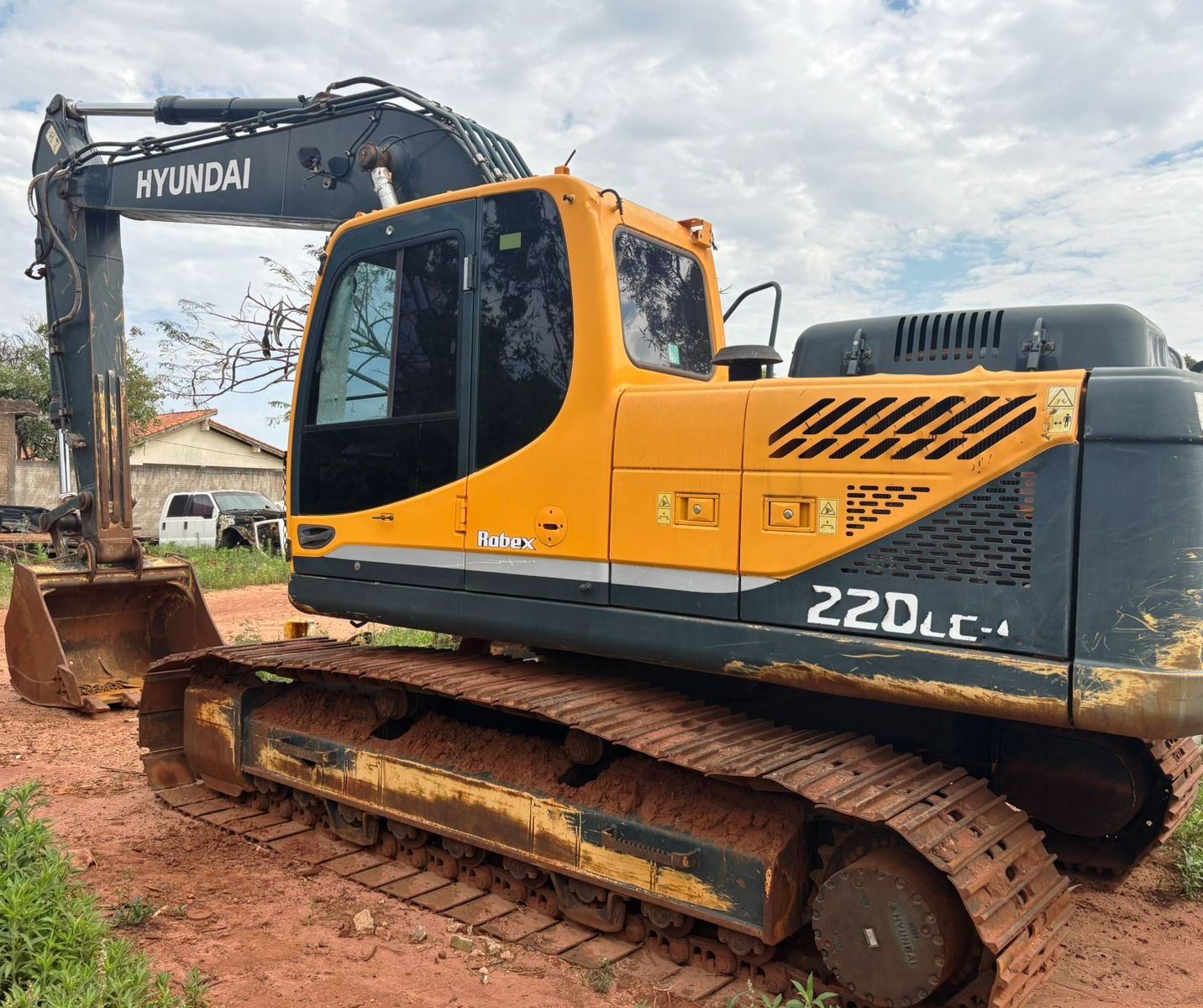 Escavadeira HYUNDAI R220 - 25J410