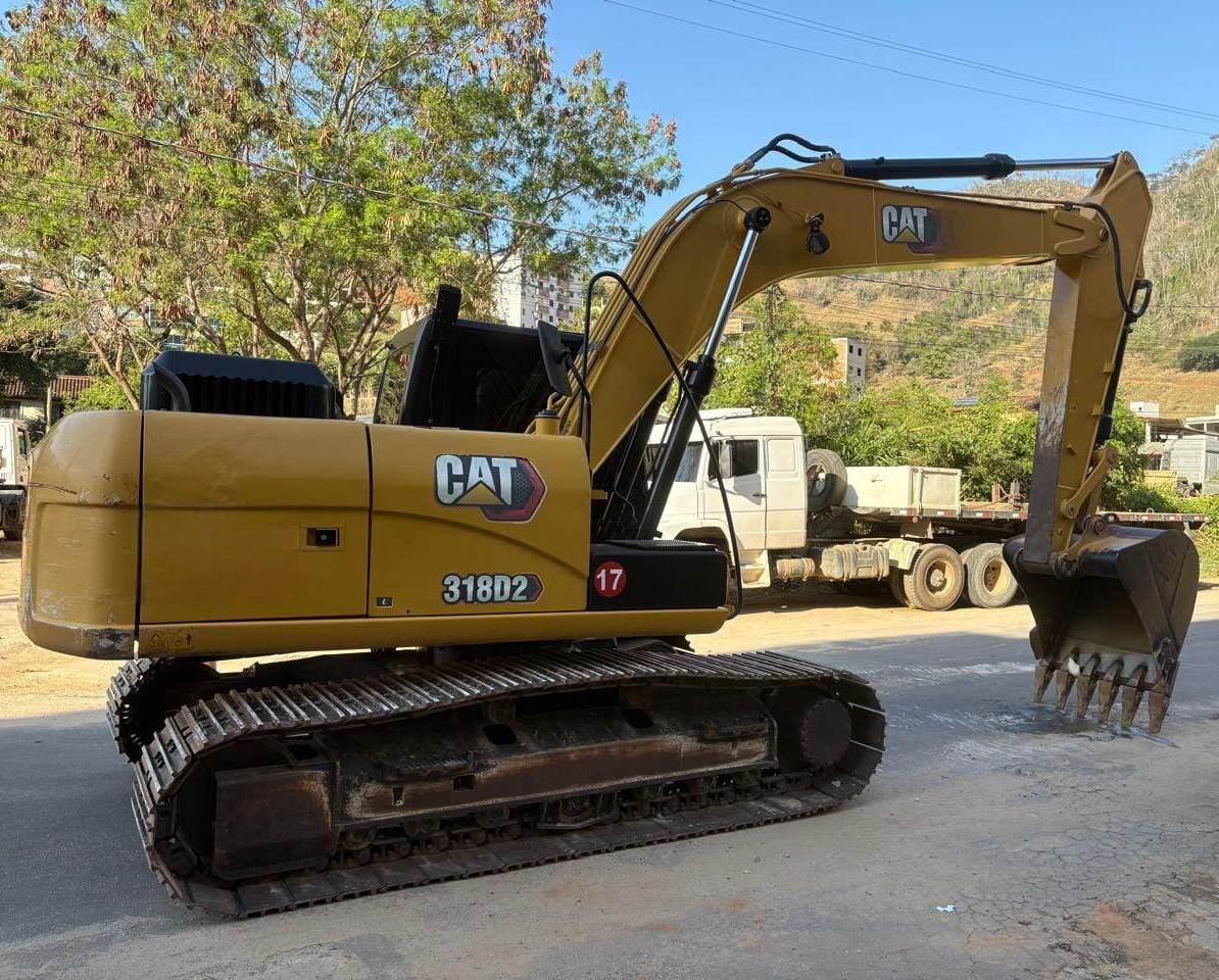 Escavadeira CATERPILLAR 318D - 25K102