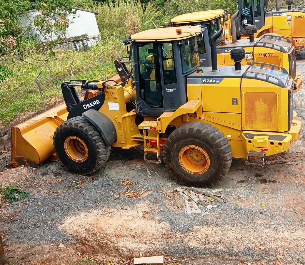 Carregadeira Pneu JOHN DEERE 624K - 25K207
