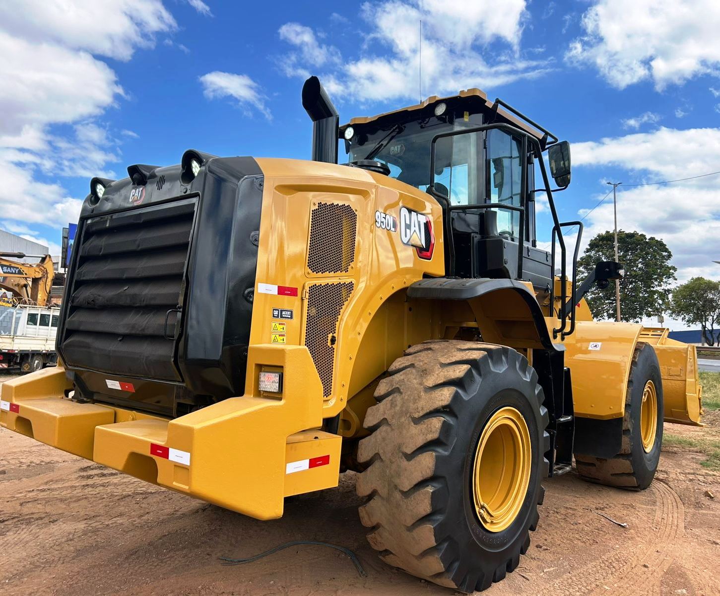 Carregadeira Pneu CATERPILLAR 950L - 25K409