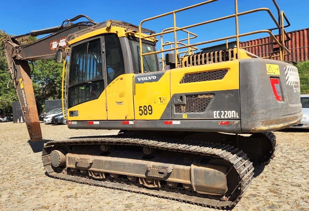 Escavadeira VOLVO EC220 - 25K410