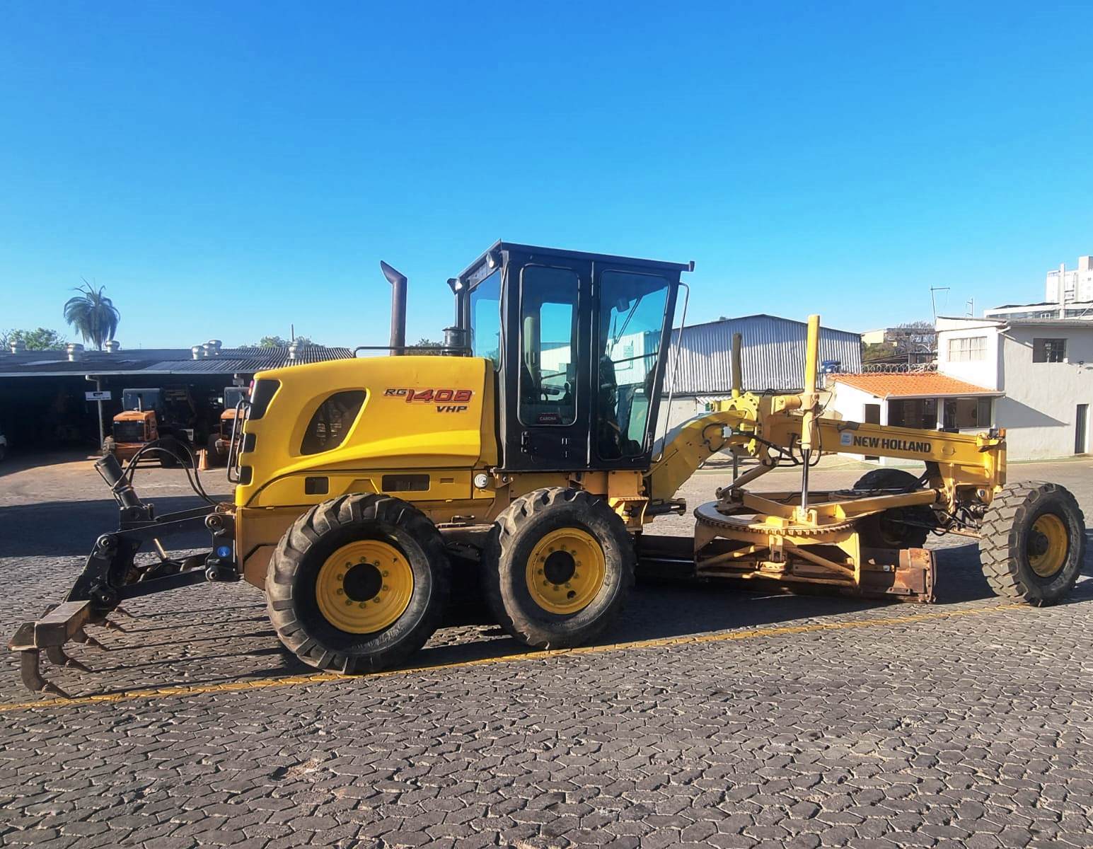 Motoniveladora NEW HOLLAND RG140 - 25K501