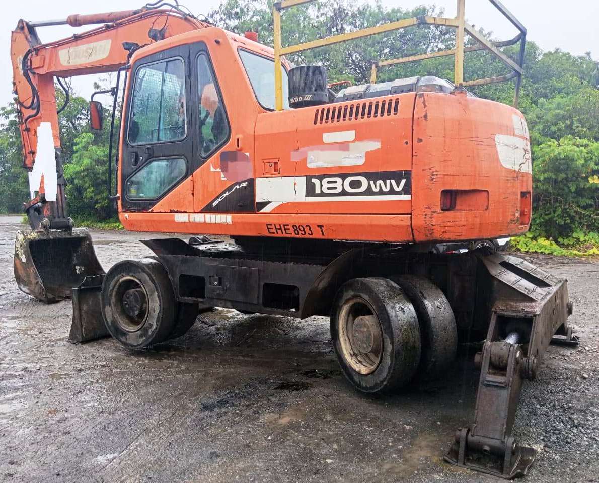 Escavadeira DOOSAN 180WV - 25K504