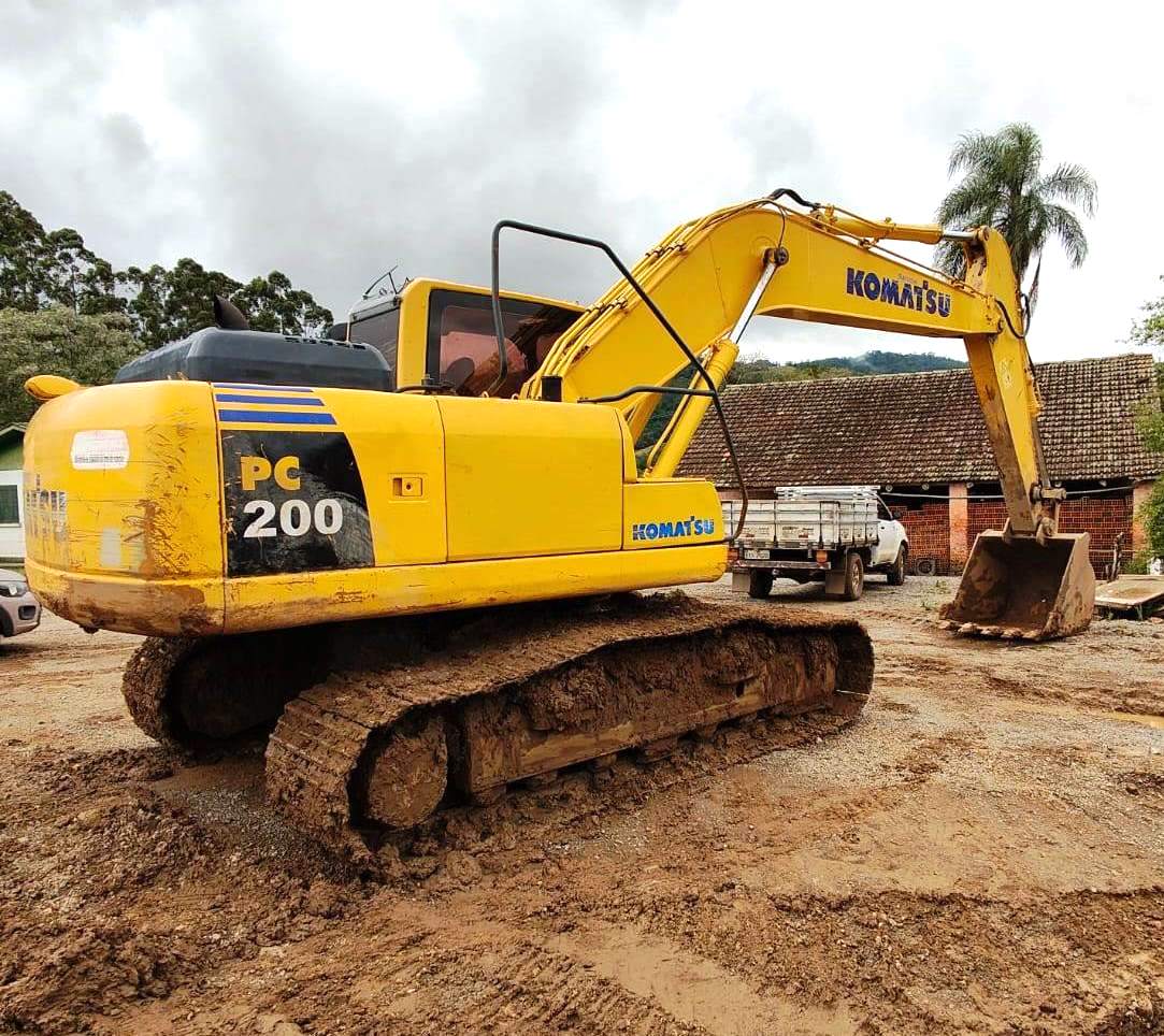 Escavadeira KOMATSU PC200 - 25K516